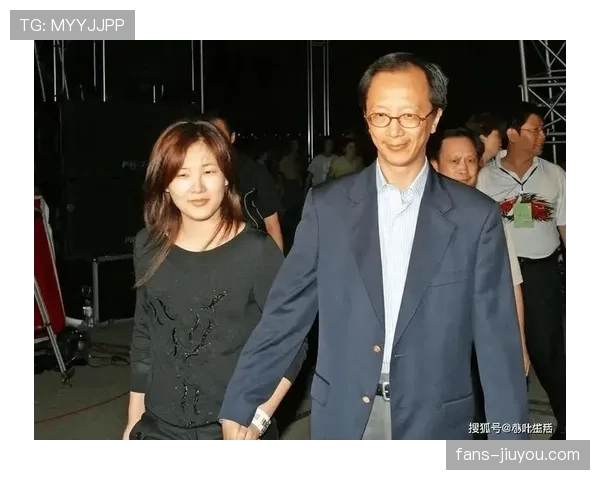 伏明霞这日子低调得像个隐形富婆，十几岁那个跳水小姑娘跑哪儿去了