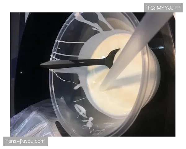汪顺家的冰箱里塞满蛋白粉，连饮料都是无糖的